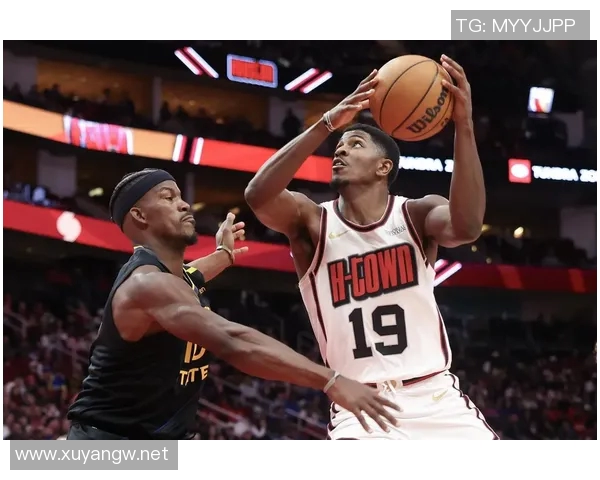 雷霆队裁掉普拉姆利后空出的球员名额，最终签下了哪位新秀？